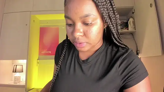 Snapshot of tamaraa_smiith chatting on June 2, 2026, 7:38 pm tamaraa smiith online show from June 2, 2026, 7:38 pm