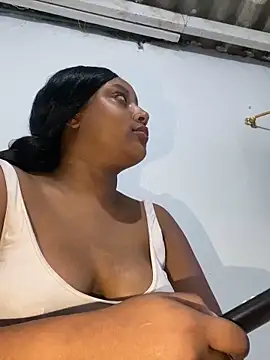 Adelehottman online show from September 28, 2025, 4:40 am