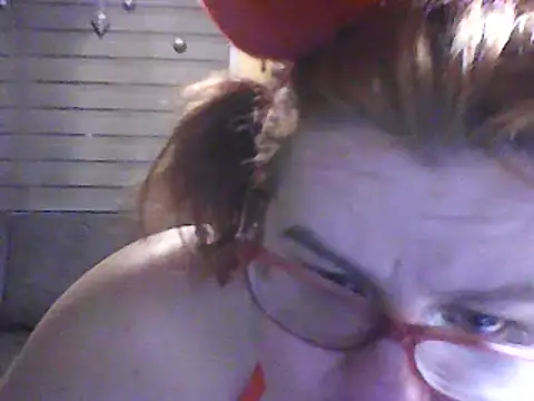 Snapshot of Sweetexibition chatting on February 8, 2025, 1:43 am Sweetexibition online show from February 8, 2025, 1:43 am