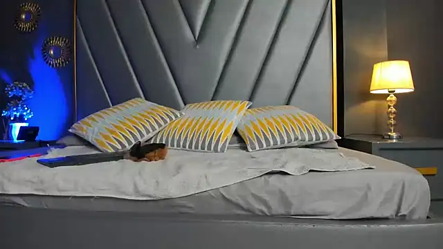 BrendaAdams  online show from March 6, 2025, 10:52 am