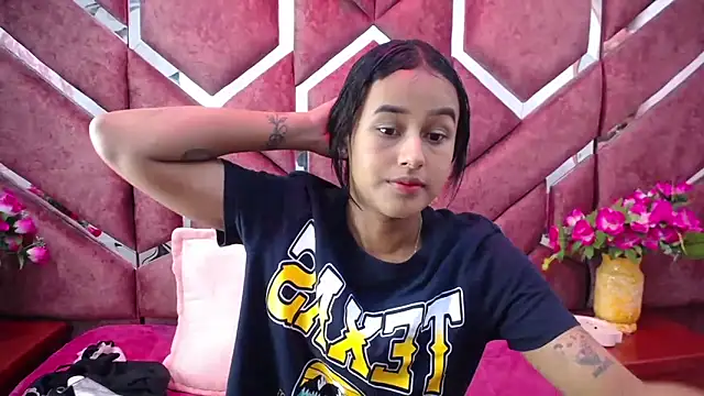 Snapshot of milly_print chatting on March 7, 2025, 9:29 am milly print online show from March 7, 2025, 9:29 am