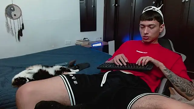 aaron blug online show from December 21, 2025, 3:52 pm