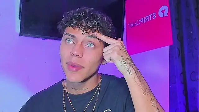 Snapshot of visaelX chatting on December 28, 2024, 4:51 am visaelX online show from December 28, 2024, 4:51 am