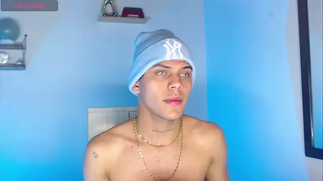 Snapshot of visaelX chatting on March 4, 2025, 4:27 am visaelX online show from March 4, 2025, 4:27 am