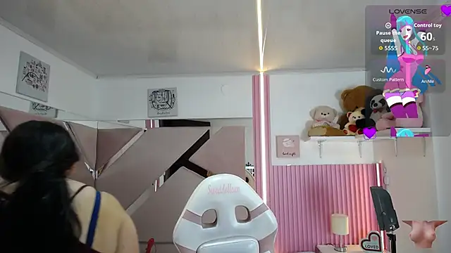  Miaaleon online show from October 3, 2025, 12:57 pm