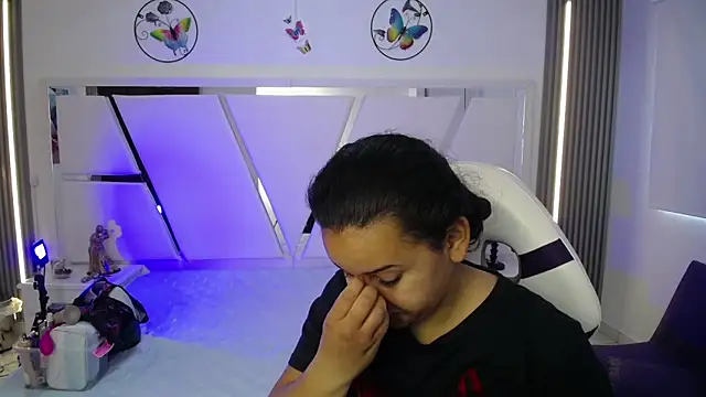  Miaaleon online show from October 18, 2025, 12:50 pm