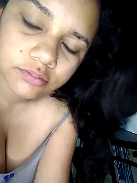  Miaaleon online show from October 31, 2025, 9:10 am