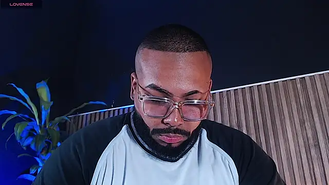 Snapshot of DilanJonnes_ chatting on January 29, 2025, 10:11 pm DilanJonnes online show from January 29, 2025, 10:11 pm