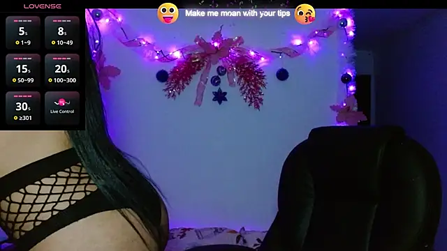 carolinemiller7 online show from December 21, 2024, 7:13 am