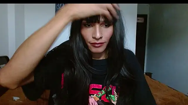 carolinemiller7 online show from January 12, 2025, 11:17 am