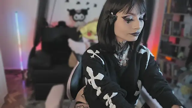 Naomii Soto online show from April 18, 2026, 4:55 pm