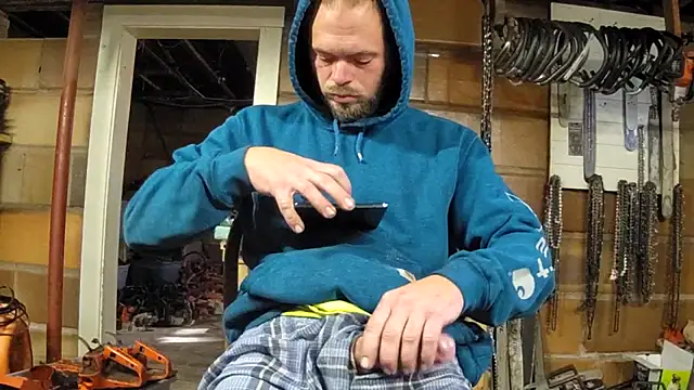 Bigoleslong98765 online show from November 16, 2025, 3:17 pm