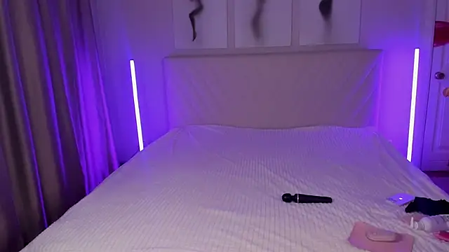 EmmaBarbs online show from April 12, 2026, 7:52 pm