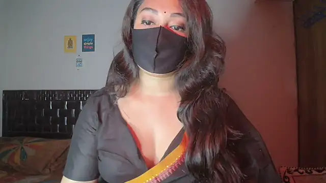 Most-Beautiful-Queen online show from November 12, 2025, 7:35 pm