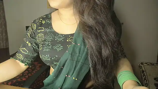 Most-Beautiful-Queen online show from July 13, 2026, 6:44 pm