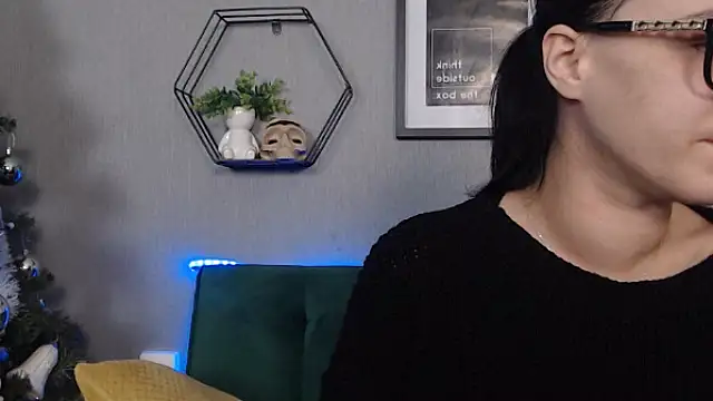 Snapshot of IzabelllNoir chatting on January 13, 2025, 8:47 am IzabelllNoir online show from January 13, 2025, 8:47 am