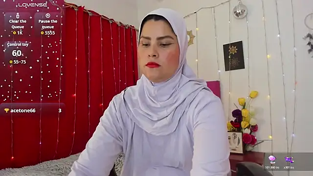 AishaAmin  online show from November 15, 2025, 3:19 pm