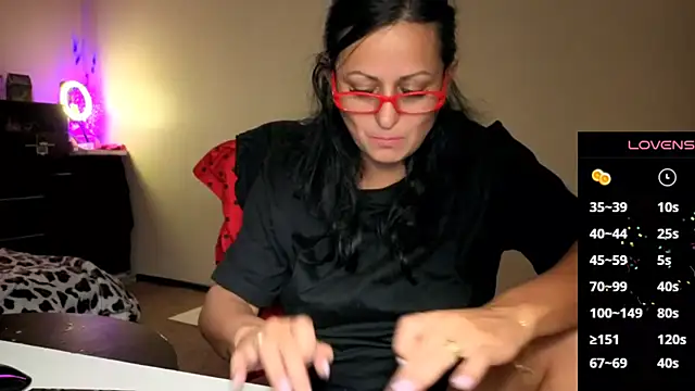 YourDreamLoverr online show from November 13, 2025, 1:15 am