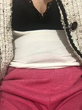 Snapshot of MLEM99HONEY chatting on January 6, 2025, 7:02 pm MLEM99HONEY online show from January 6, 2025, 7:02 pm