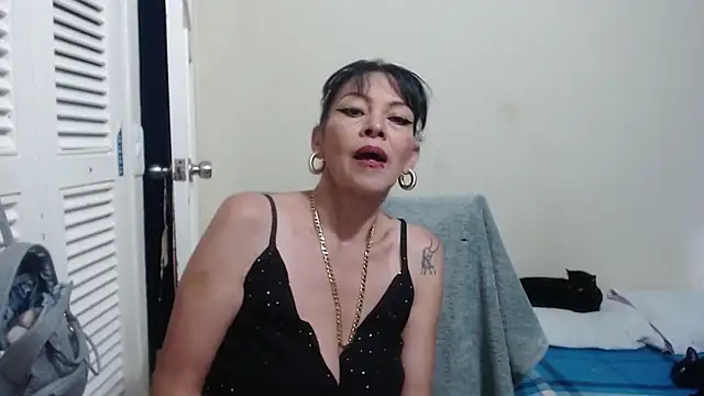 electra-mommy online show from February 17, 2025, 4:04 pm