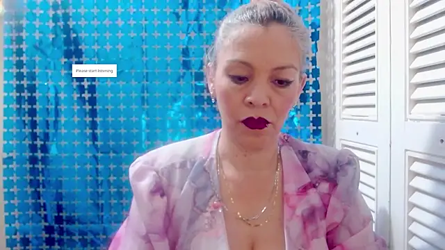 Snapshot of electra-mommy chatting on November 19, 2025, 11:10 am electra-mommy online show from November 19, 2025, 11:10 am