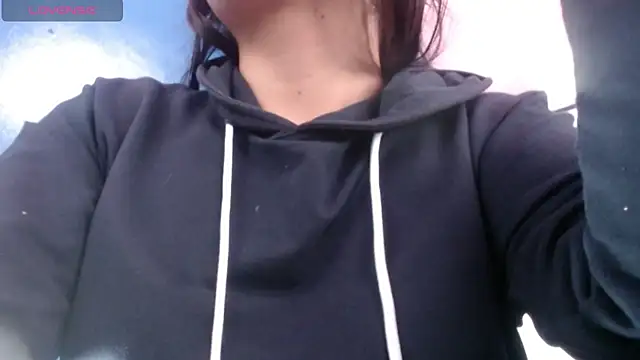 vitoria23  online show from December 2, 2025, 2:01 pm