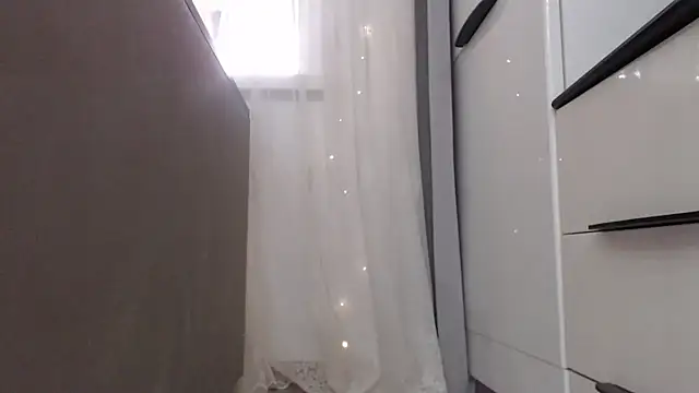  JustmeHere  online show from November 9, 2025, 9:29 am