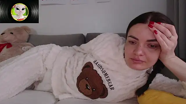  JustmeHere  online show from February 5, 2026, 8:30 am