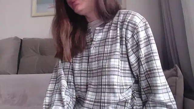  JustmeHere  online show from April 4, 2026, 6:22 am