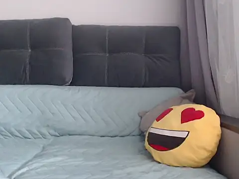  JustmeHere  online show from April 16, 2026, 6:36 am