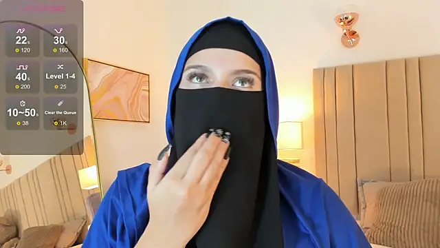 anna-henao online show from December 3, 2024, 3:44 pm