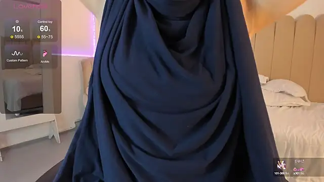 anna-henao online show from December 14, 2024, 12:33 pm