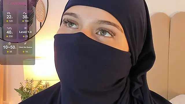 anna-henao online show from December 19, 2024, 3:52 pm