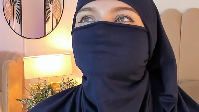 anna-henao online show from December 27, 2024, 3:26 pm