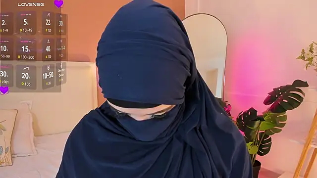 anna-henao online show from September 24, 2025, 7:06 pm