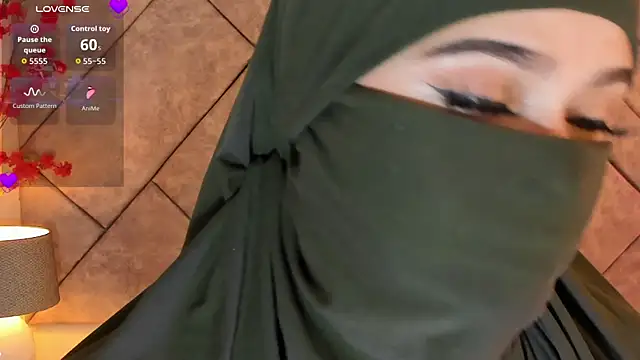 anna-henao online show from November 4, 2025, 6:51 pm