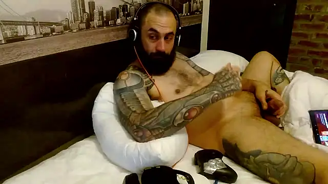 Snapshot of AceSpinning_DJ chatting on January 13, 2026, 6:51 am AceSpinning DJ online show from January 13, 2026, 6:51 am