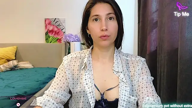 marrycolins online show from June 4, 2026, 2:39 am