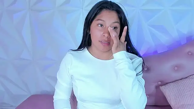 Snapshot of LinnaGardenia chatting on December 2, 2024, 3:36 pm LinnaGardenia online show from December 2, 2024, 3:36 pm