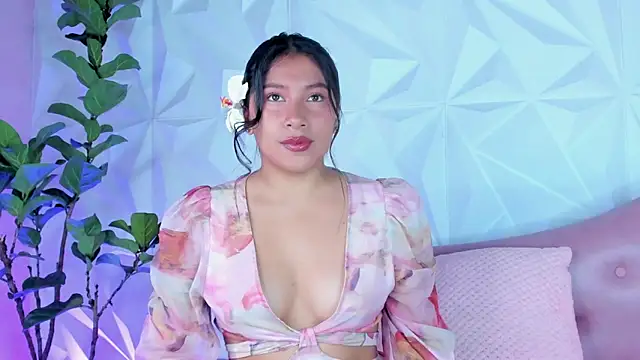 Snapshot of LinnaGardenia chatting on January 19, 2025, 1:55 pm LinnaGardenia online show from January 19, 2025, 1:55 pm