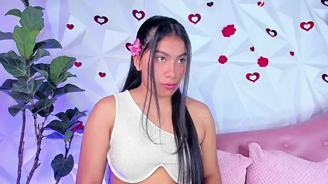 Snapshot of LinnaGardenia chatting on March 8, 2025, 2:30 pm LinnaGardenia online show from March 8, 2025, 2:30 pm