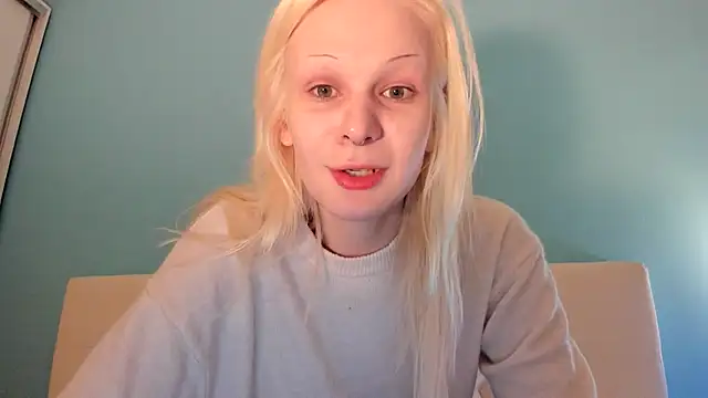 sashakiss99 online show from December 16, 2025, 9:31 pm