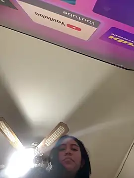 LunaAurora3 online show from February 5, 2026, 7:13 am