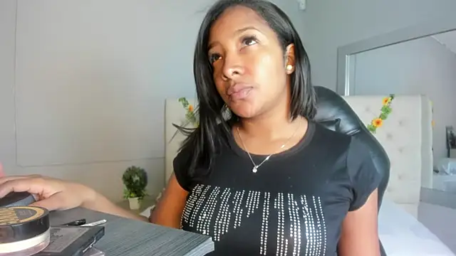 Snapshot of nami_sam01 chatting on February 11, 2025, 12:27 pm nami sam01 online show from February 11, 2025, 12:27 pm