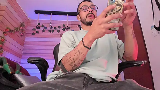 Tom cooper  online show from March 7, 2025, 1:18 pm