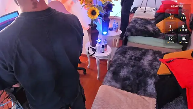 Tom cooper  online show from October 26, 2025, 12:33 pm