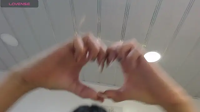 candy lux  online show from February 28, 2026, 7:37 pm