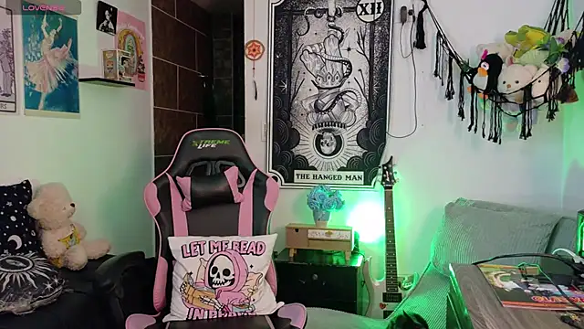 mollyshake1 online show from February 6, 2026, 5:56 am