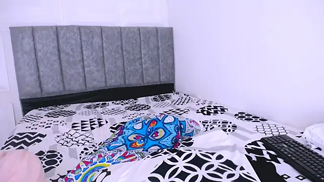 Snapshot of nataly_red chatting on February 17, 2025, 8:15 pm nataly red online show from February 17, 2025, 8:15 pm