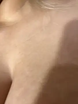 DarianaGuzz online show from October 12, 2025, 12:31 am